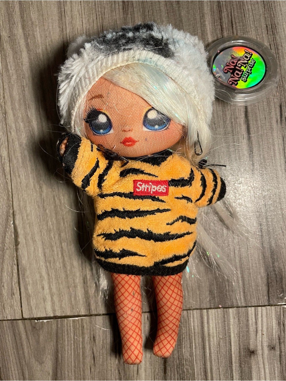 Na Na Surprise 7" Doll - Bianca Bengal in Yellow Tiger Stripe Shirt
